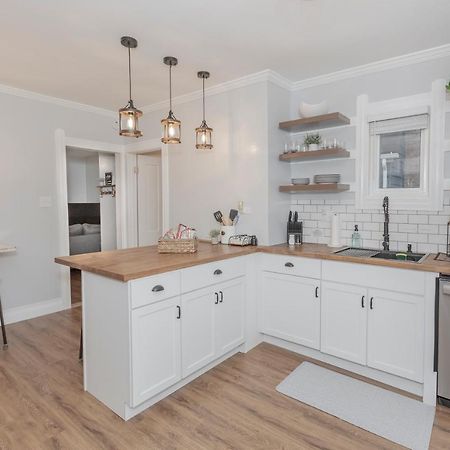 Apartament In The Heart Of Little Italy! Free Parking! Cleveland Zewnętrze zdjęcie