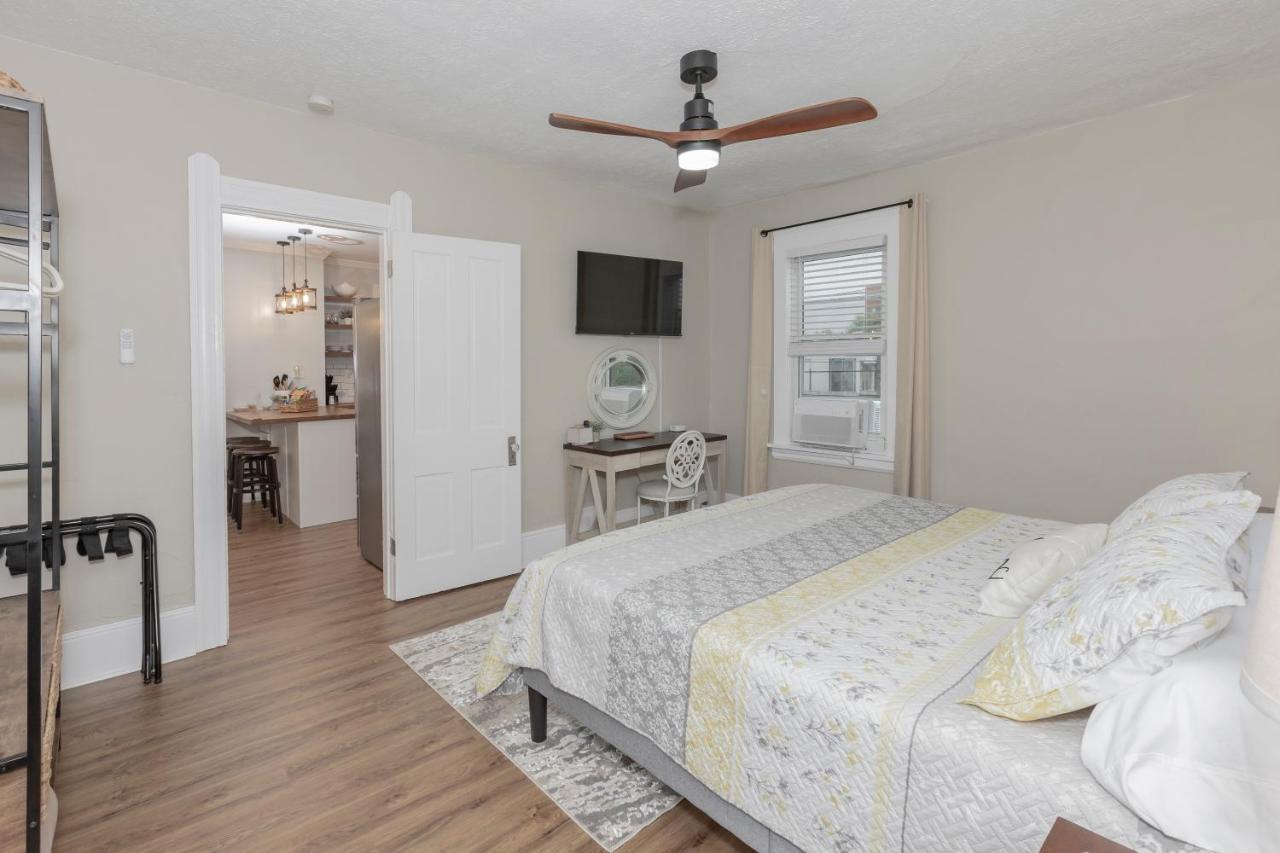 Apartament In The Heart Of Little Italy! Free Parking! Cleveland Zewnętrze zdjęcie