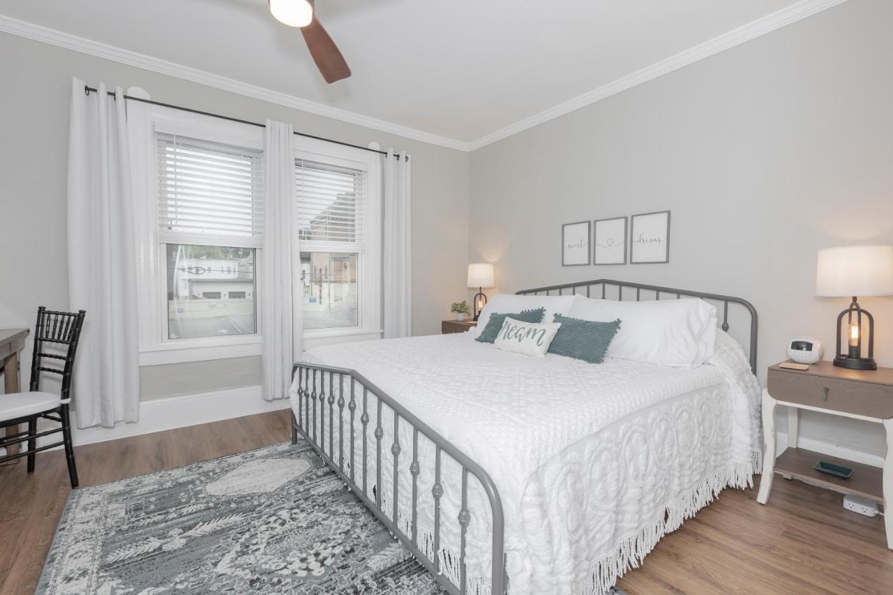 Apartament In The Heart Of Little Italy! Free Parking! Cleveland Zewnętrze zdjęcie