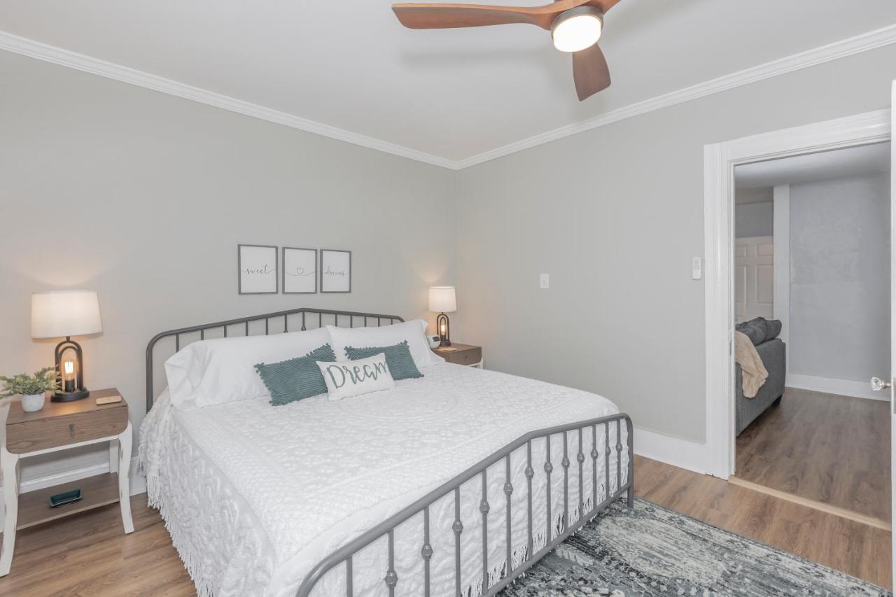 Apartament In The Heart Of Little Italy! Free Parking! Cleveland Zewnętrze zdjęcie